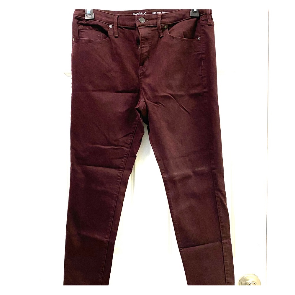 Burgundy skinny jeans ✨🌟